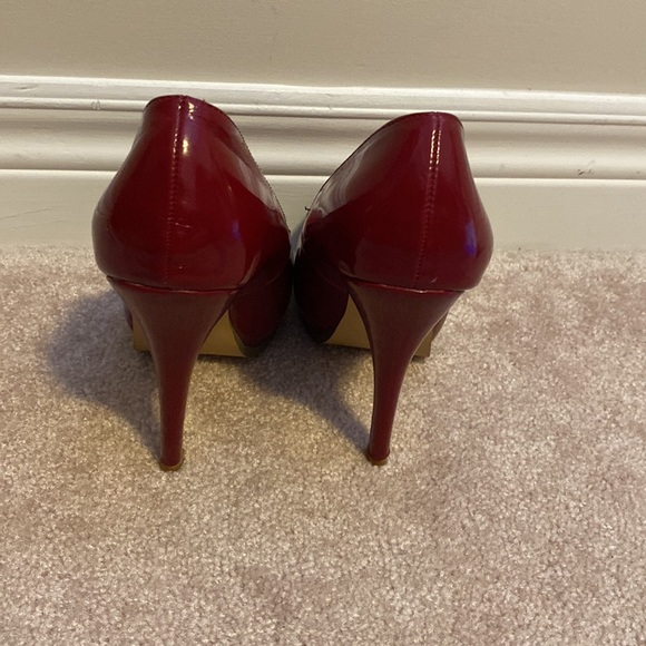 Bucco red patent high heel - Picture 4 of 10